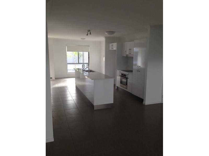 51 River Road, Bundamba QLD 4304