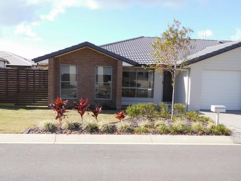 230 Pulgul St, Urangan QLD 4655