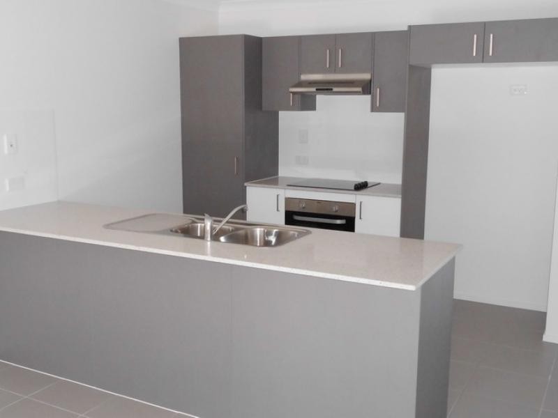 230 Pulgul St, Urangan QLD 4655