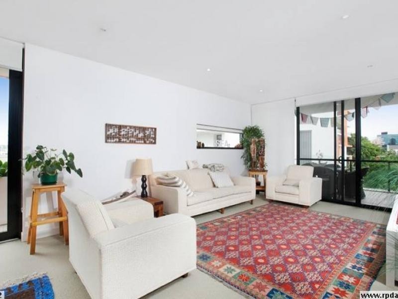 10 Pidgeon Close, West End QLD 4101