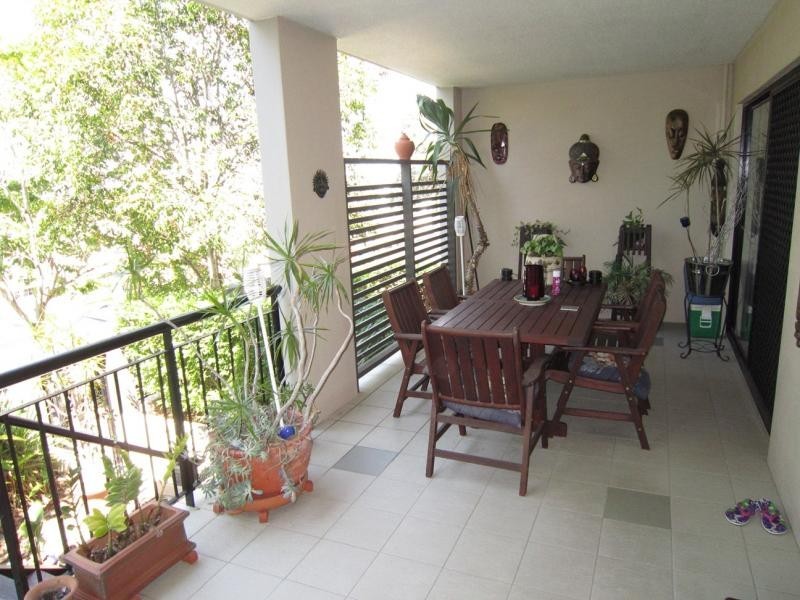 70 Norman Crescent, Norman Park QLD 4170