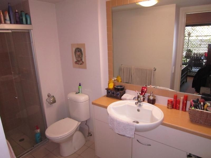 70 Norman Crescent, Norman Park QLD 4170