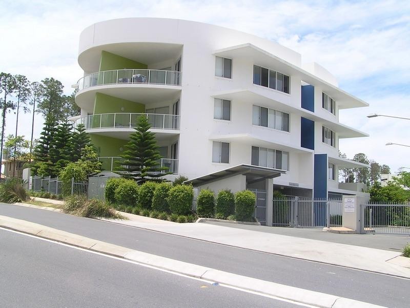 98 University Drive, Varsity Lakes QLD 4227