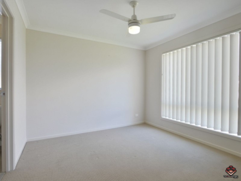 8 Pendraat Parade, Hope Island QLD 4212