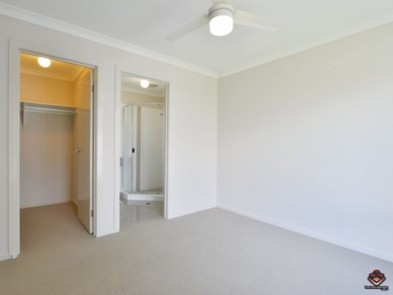 8 Pendraat Parade, Hope Island QLD 4212