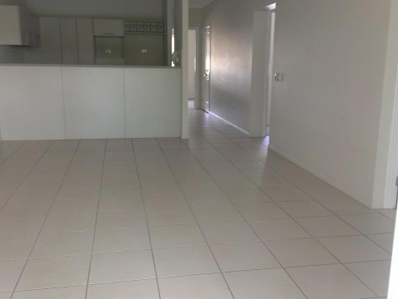 42 Warburton Street, North Ward QLD 4810