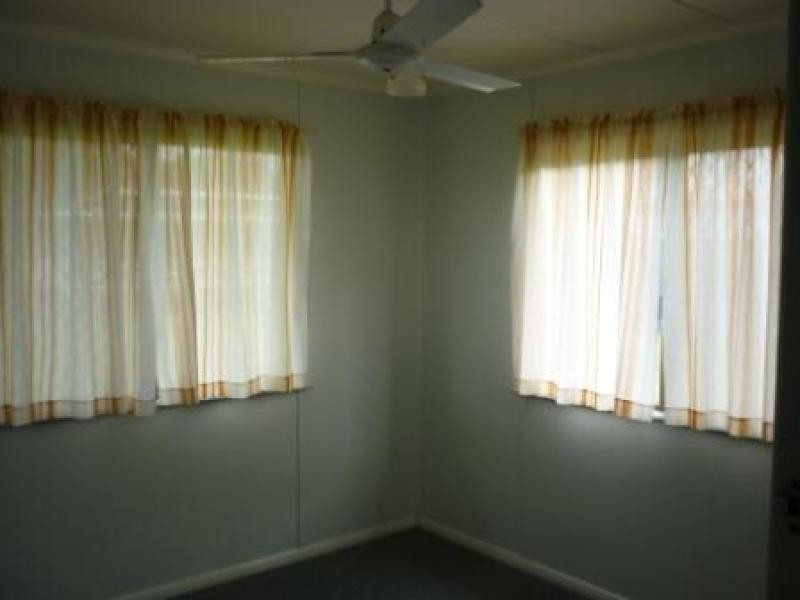 27 Hibiscus St, Urangan QLD 4655