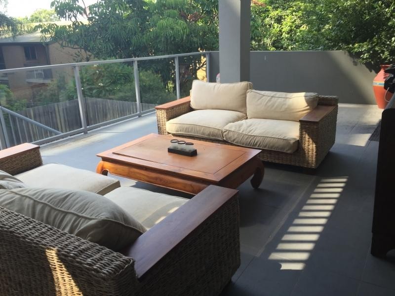 28 Carl Street, Woolloongabba QLD 4102