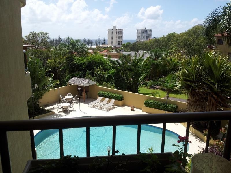 29 Hill Ave, Burleigh Heads QLD 4220