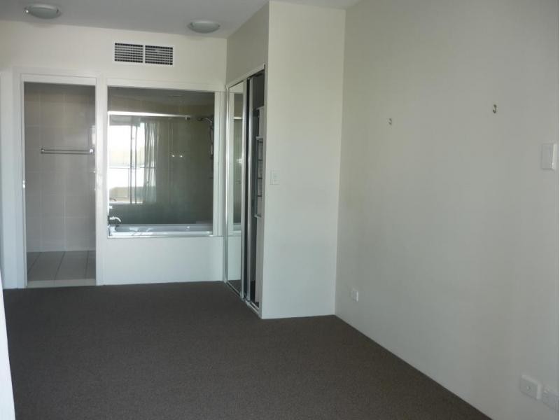 19 Mermaid Ave, Mermaid Beach QLD 4218