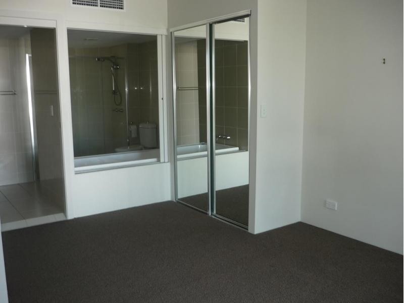 19 Mermaid Ave, Mermaid Beach QLD 4218