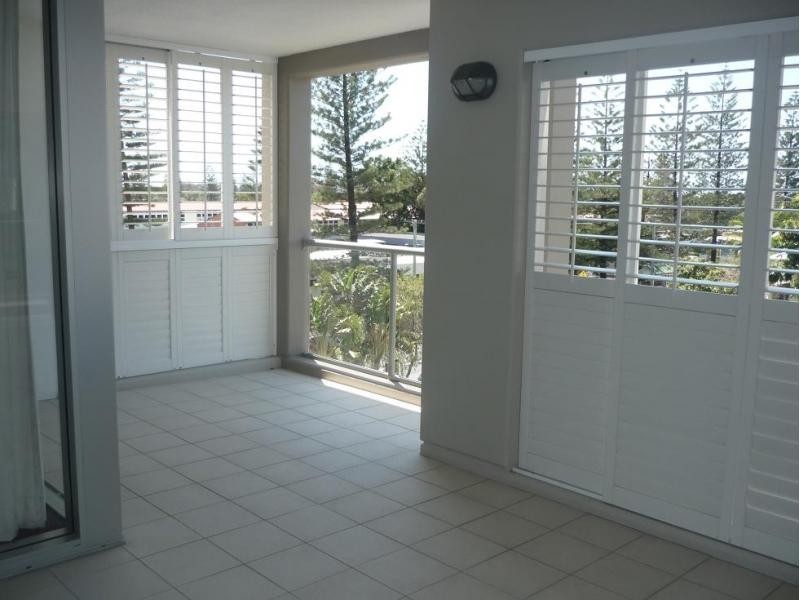 19 Mermaid Ave, Mermaid Beach QLD 4218