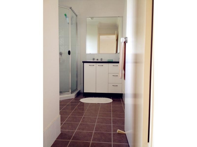 34-42 University Drive, Meadowbrook QLD 4131