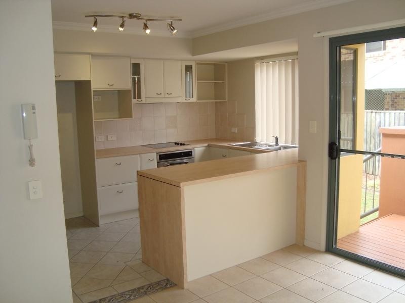 1 / 20 Fairway Drive, Clear Island Waters QLD 4226