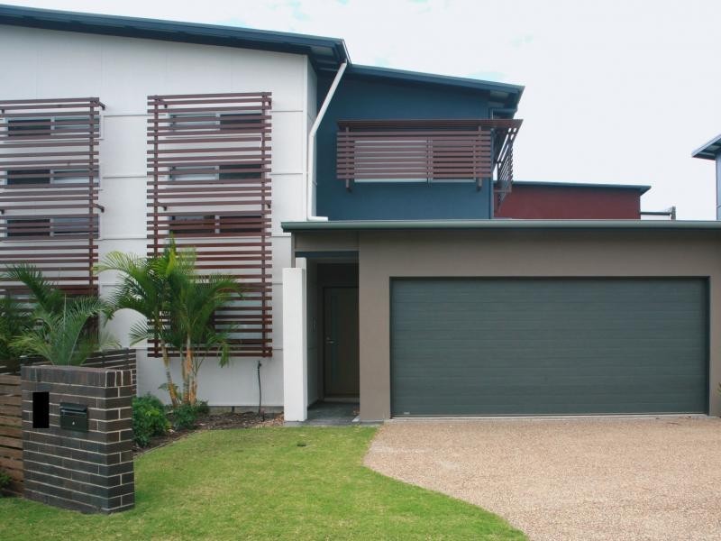 80 Moolyyir Steet, Urangan QLD 4655