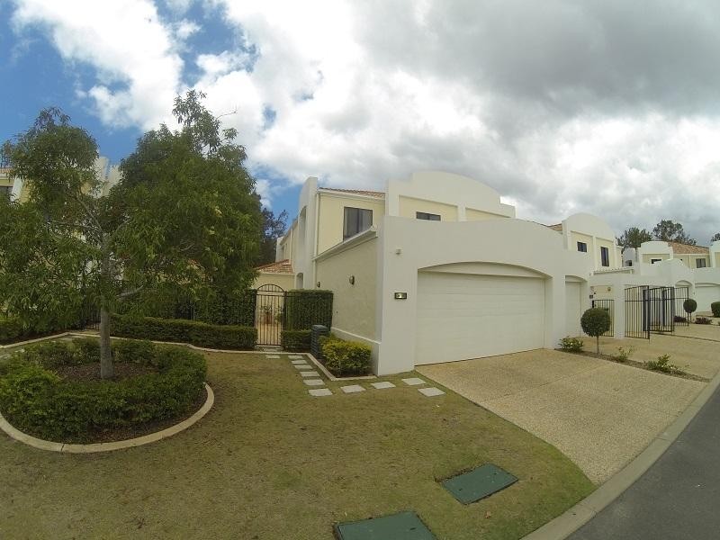 8880 Magnolia Drive East, Hope Island QLD 4212