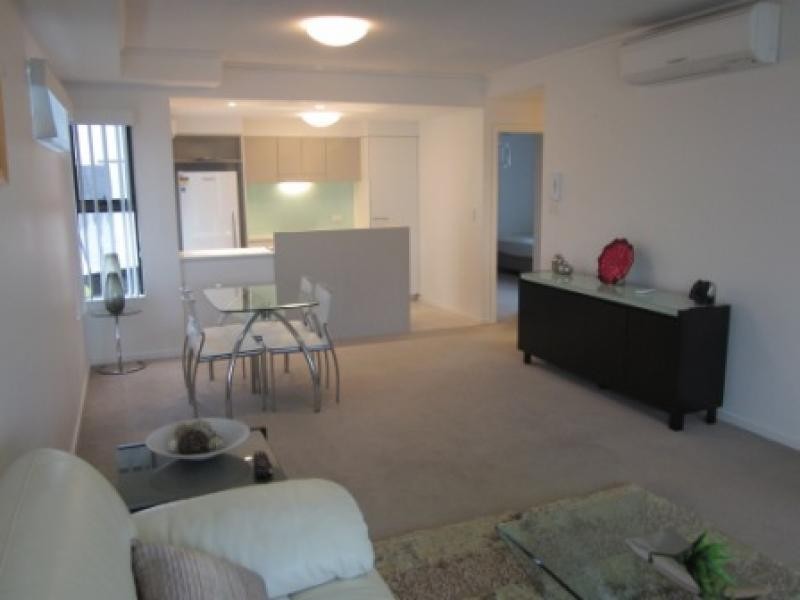 16 Surbiton Court, Carindale QLD 4152