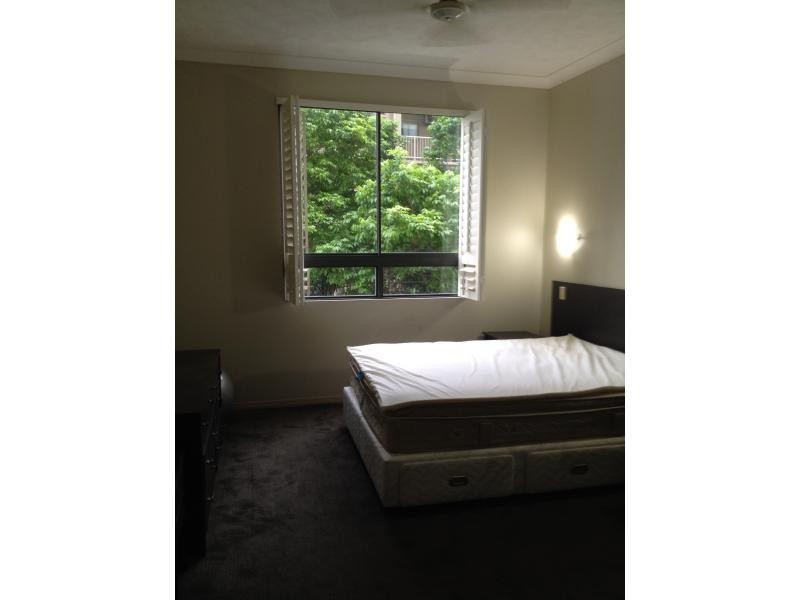 55 Baildon St, Kangaroo Point QLD 4169