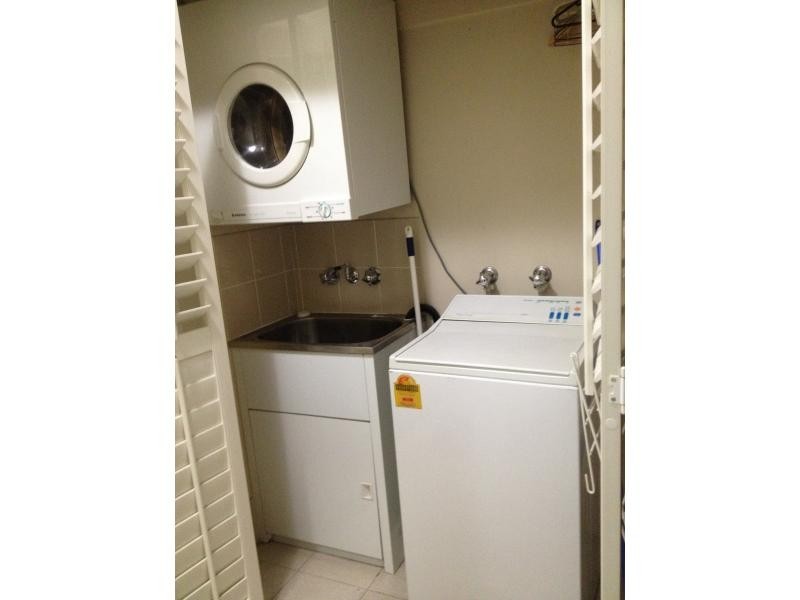 55 Baildon St, Kangaroo Point QLD 4169