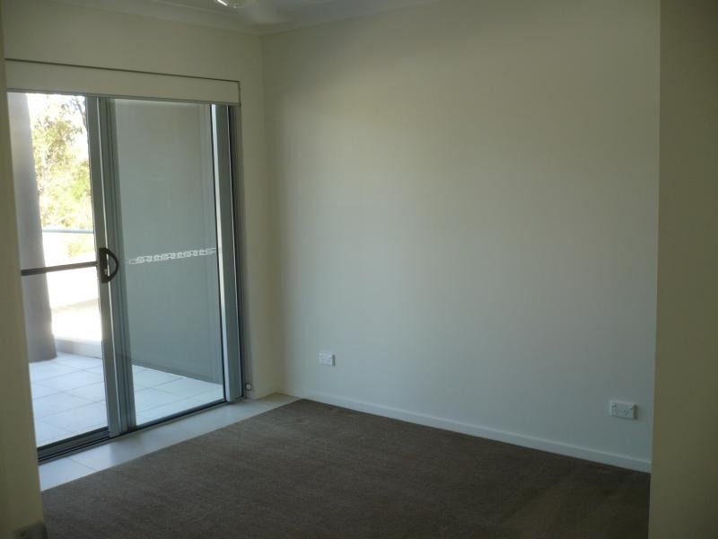 28 CASTELLO CIRCUIT, Varsity Lakes QLD 4227