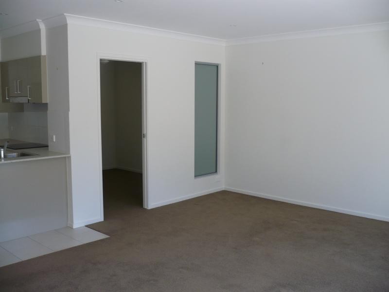 28 CASTELLO CIRCUIT, Varsity Lakes QLD 4227