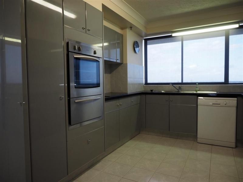 7 Oatland Esplanade, Runaway Bay QLD 4216