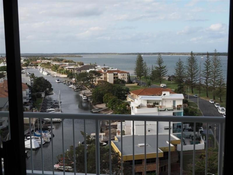 7 Oatland Esplanade, Runaway Bay QLD 4216
