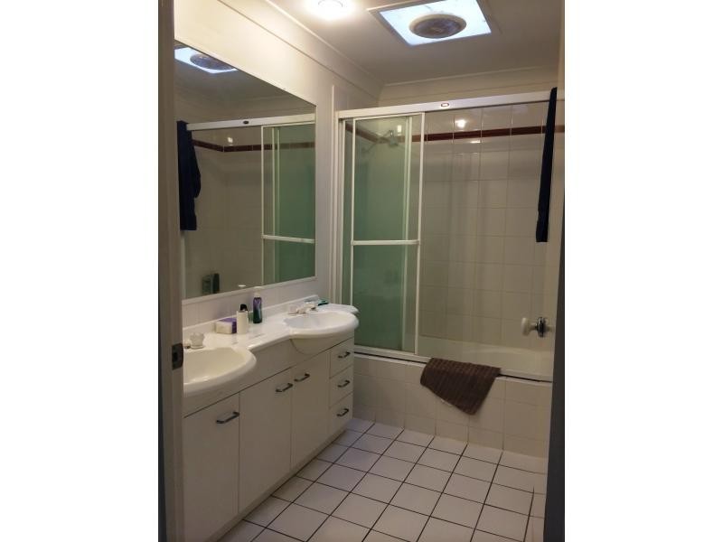 206 Darcy Road, Norman Park QLD 4170