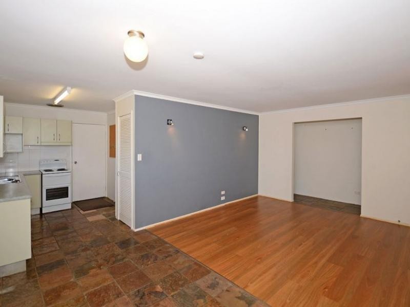 13 Paradise Street, Point Vernon QLD 4655