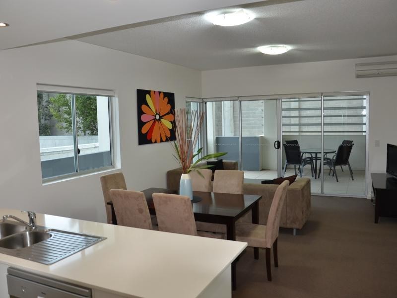 28 Ferry Rd, West End QLD 4101