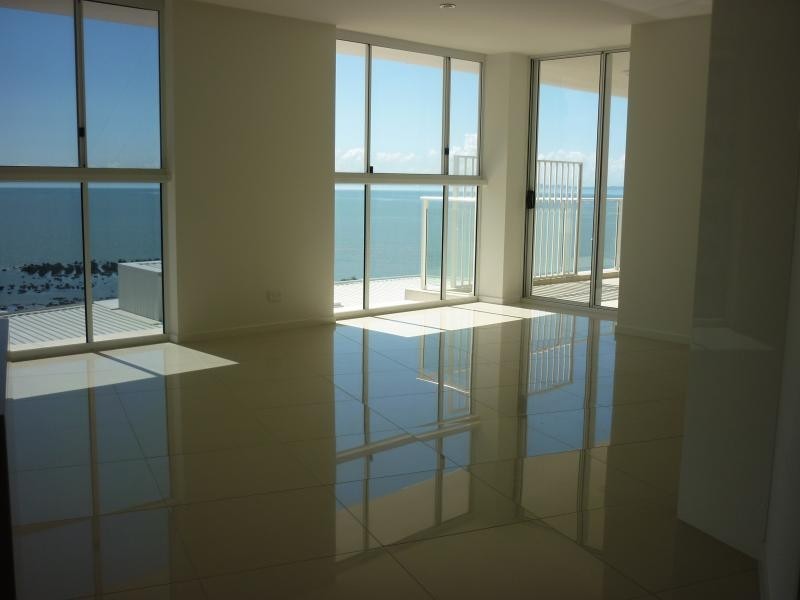 87 Marine Parade, Redcliffe QLD 4020