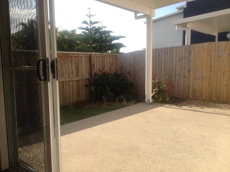 65 Manooka Drive, Cannonvale QLD 4802