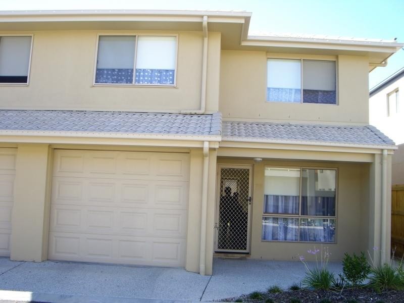 12 Johnston Street, Carina QLD 4152