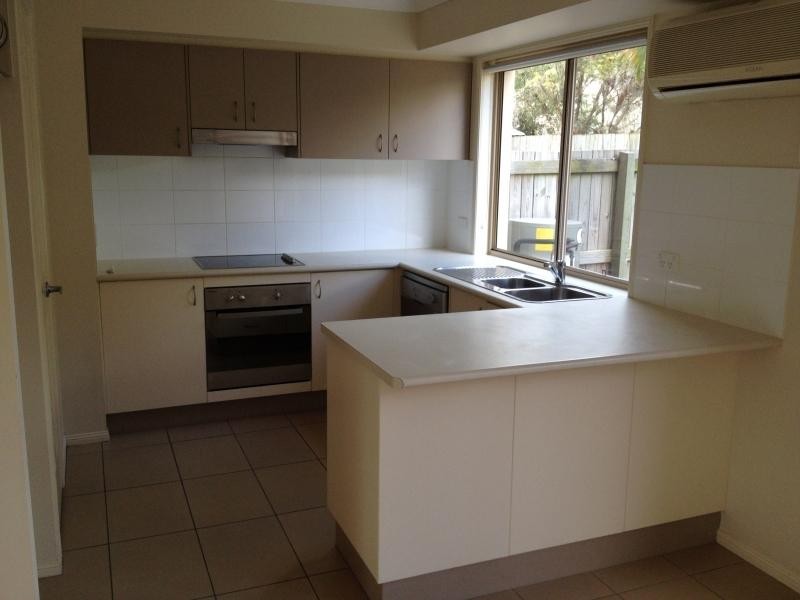 12 Johnston Street, Carina QLD 4152