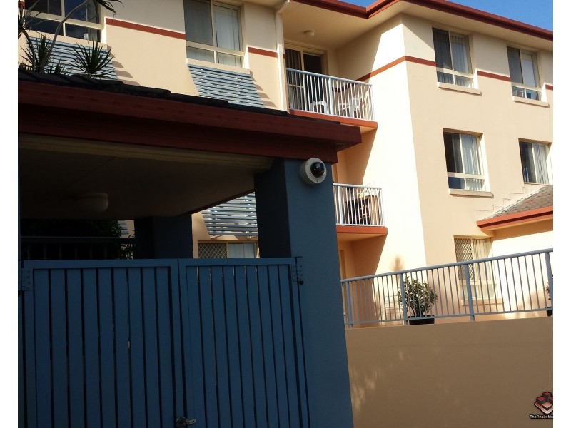 3-5 BARRANBALI STREET, Chevron Island QLD 4217