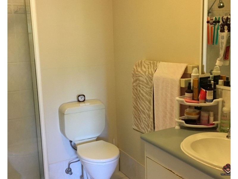 3-5 BARRANBALI STREET, Chevron Island QLD 4217