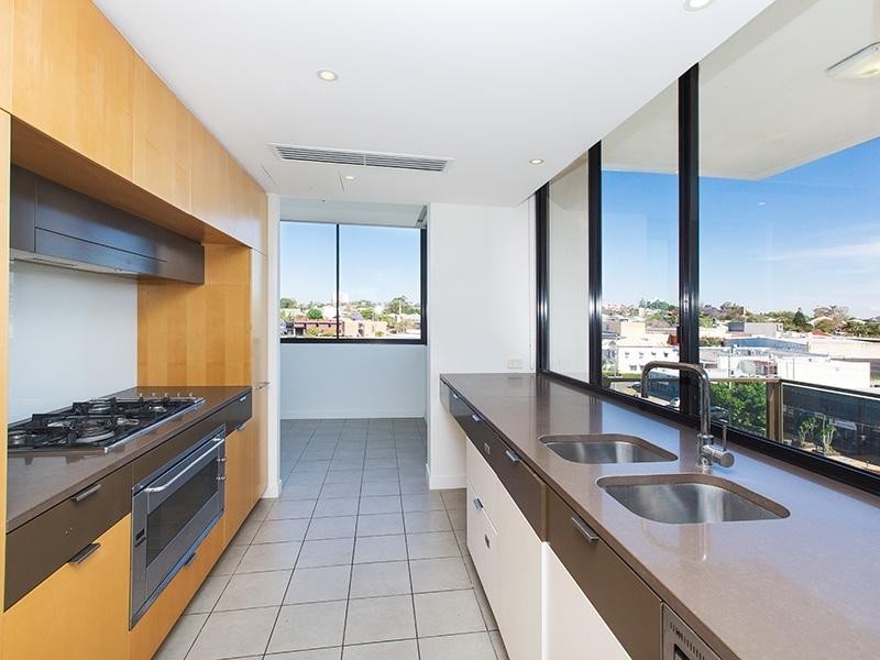 10 Pidgeon Cl., West End QLD 4101