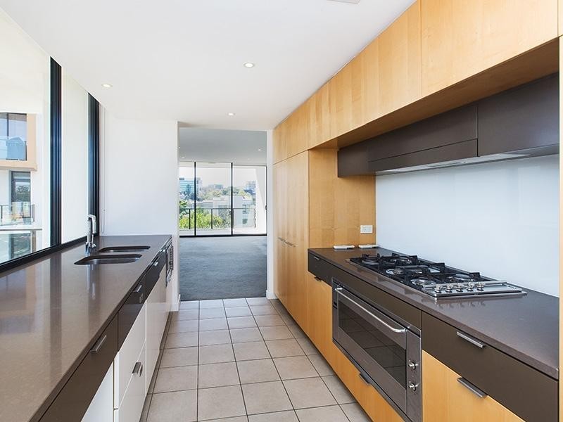 10 Pidgeon Cl., West End QLD 4101