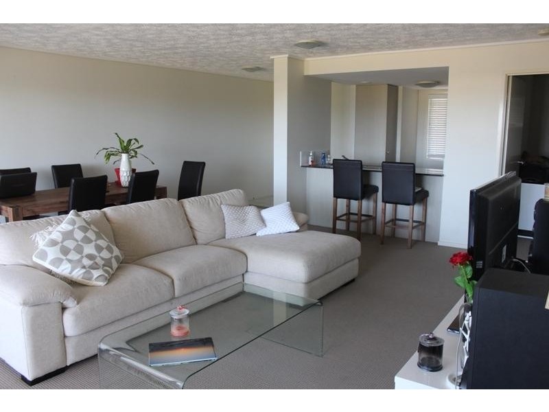 4 Grand Parade, Parrearra QLD 4575