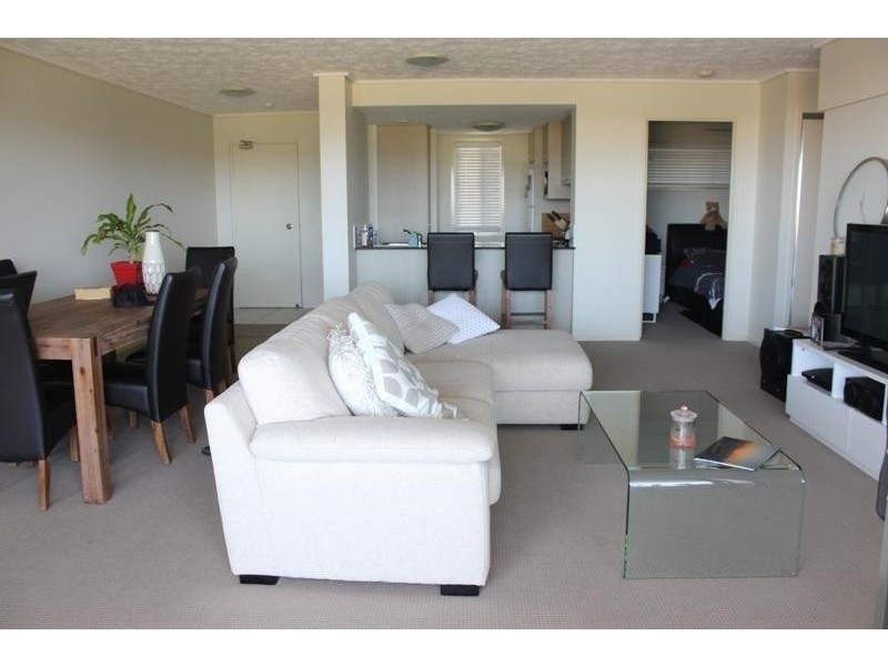 4 Grand Parade, Parrearra QLD 4575