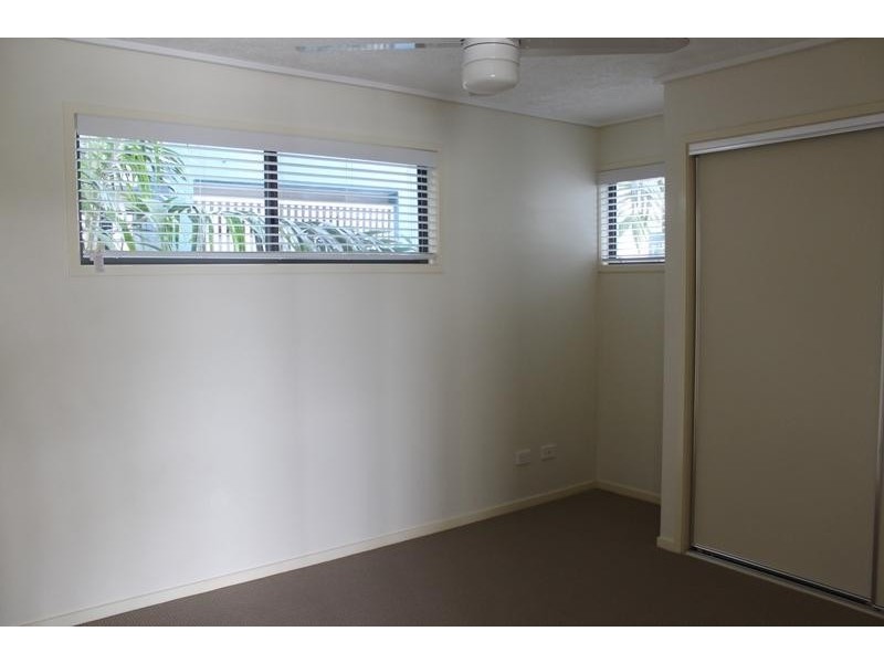 4 Grand Parade, Parrearra QLD 4575