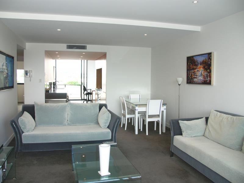 10 Pidgeon Close, West End QLD 4101