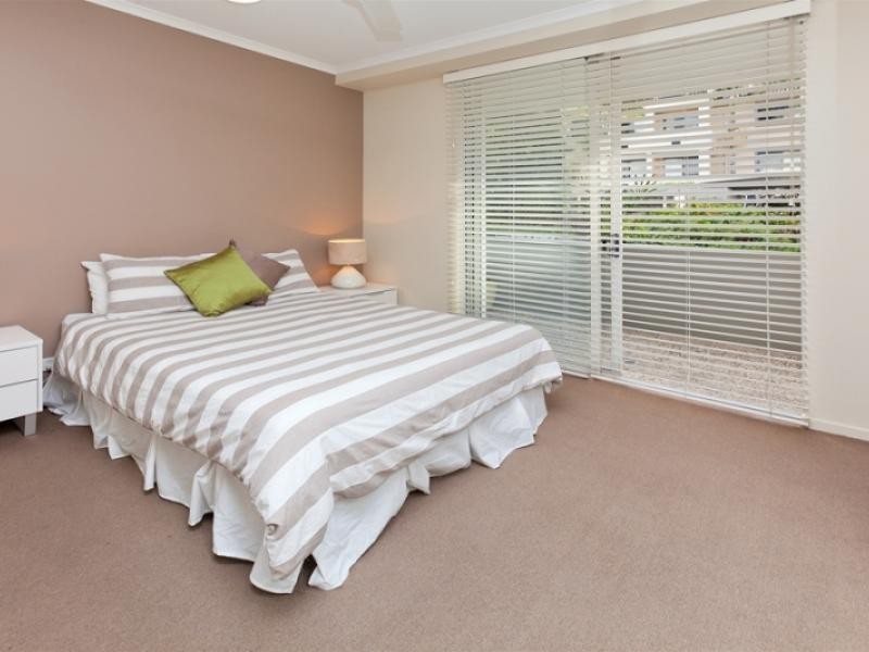 42 NEWSTEAD TERRACE, Newstead QLD 4006