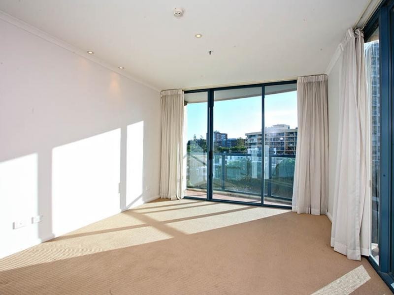 8 Goodwin Street, Kangaroo Point QLD 4169