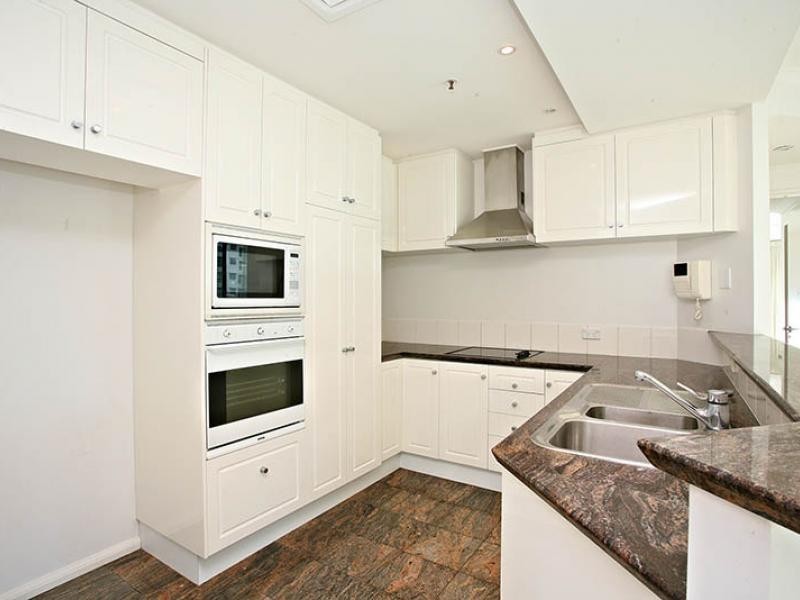 8 Goodwin Street, Kangaroo Point QLD 4169