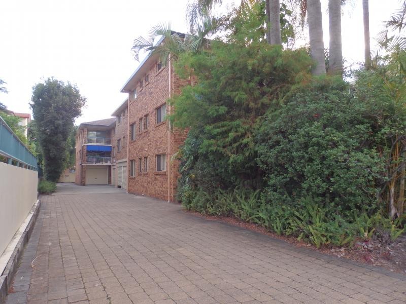 144 MARINE PARADE, Southport QLD 4215