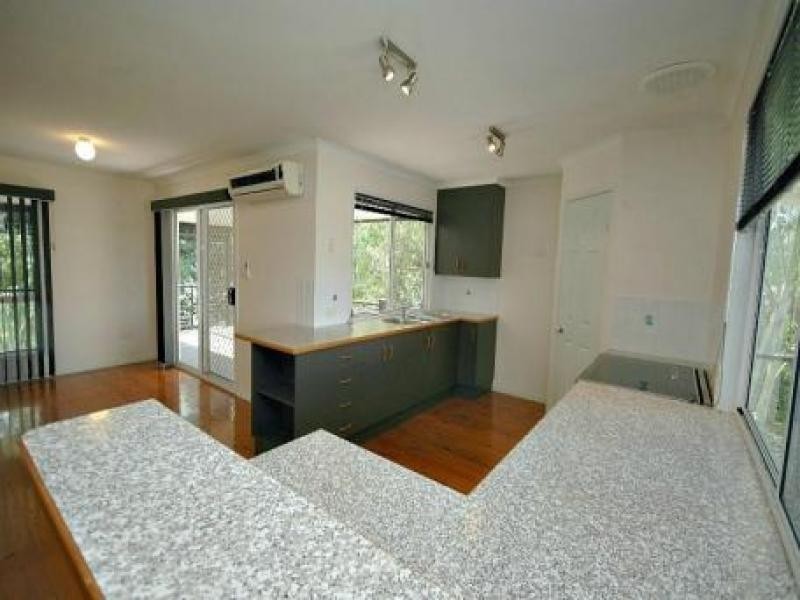 37 Alexander Street, Torquay QLD 4655