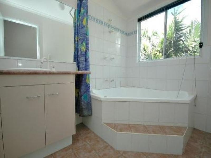 37 Alexander Street, Torquay QLD 4655