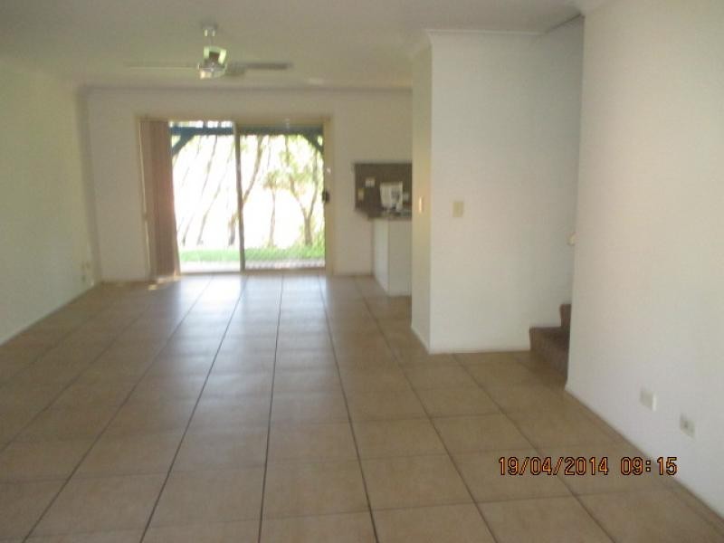 32 RIVERVIEW ROAD, Nerang QLD 4211