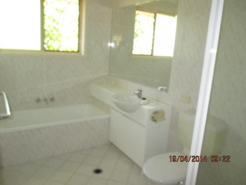 32 RIVERVIEW ROAD, Nerang QLD 4211